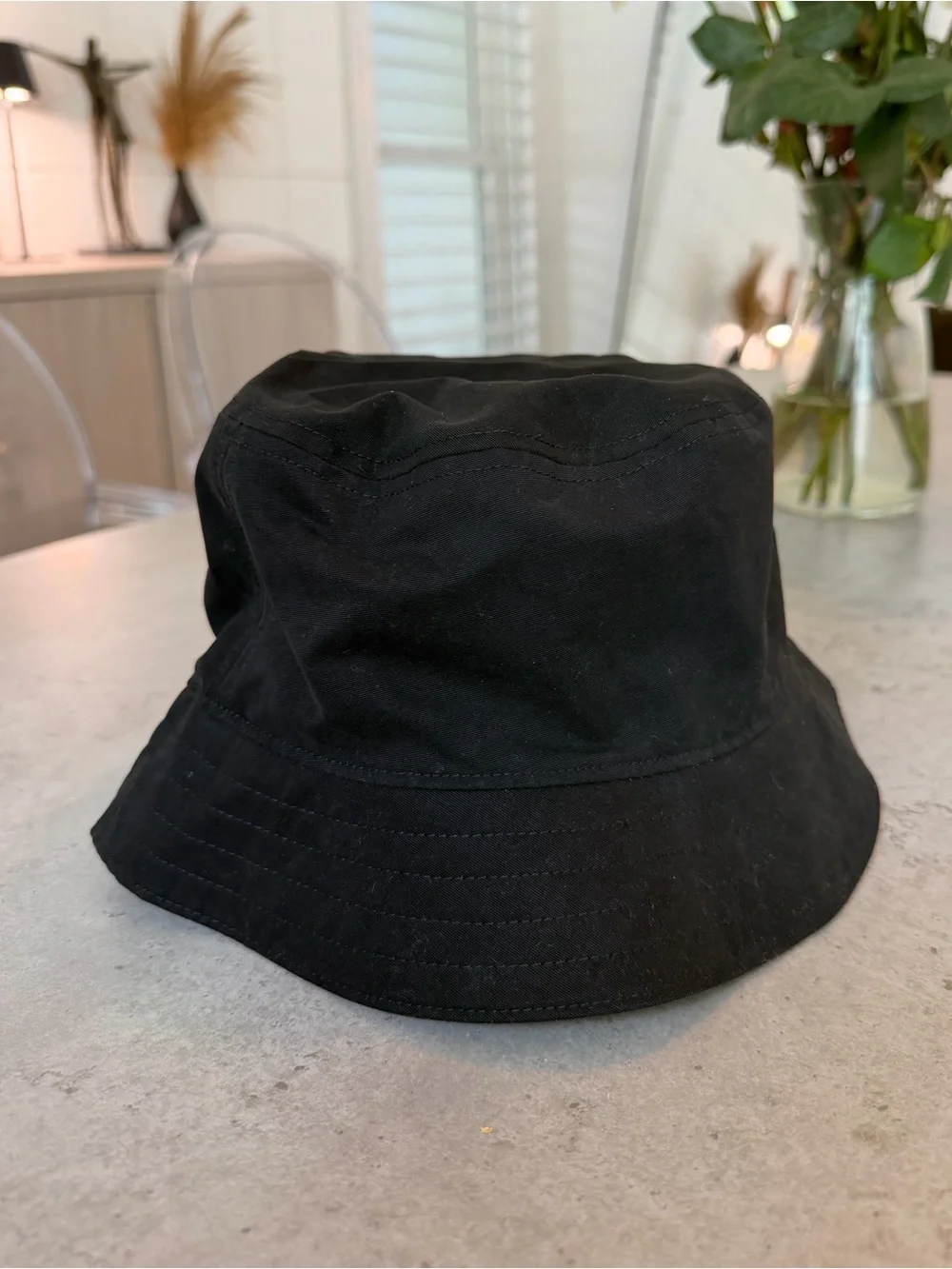 Lululemon Black Bucket Hat - Size S/M